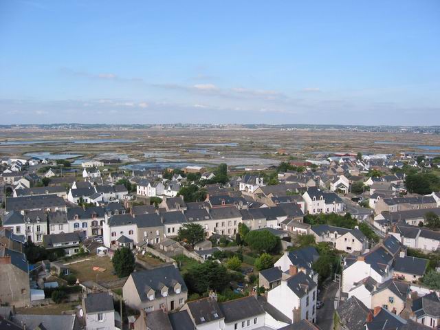 les marais salants vus du Bourg de Batz