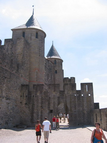 Probablement prs de la porte d'Aude